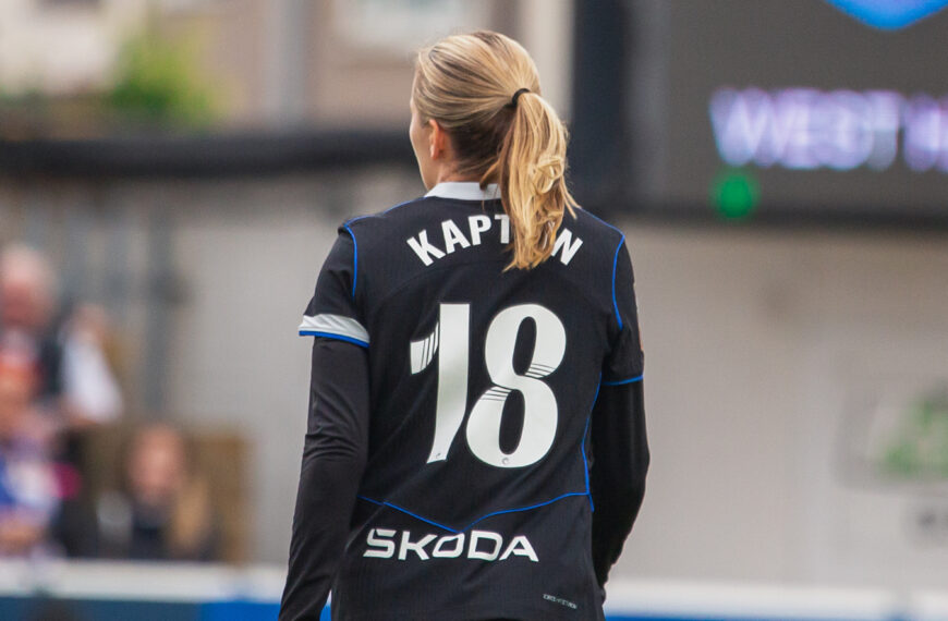 Wieke Kaptein wearing a black Chelsea shirt against West Ham